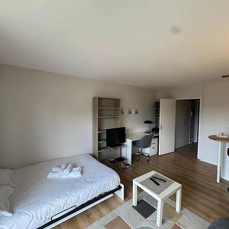 Lumineux Avec Balcon Апартаменты *